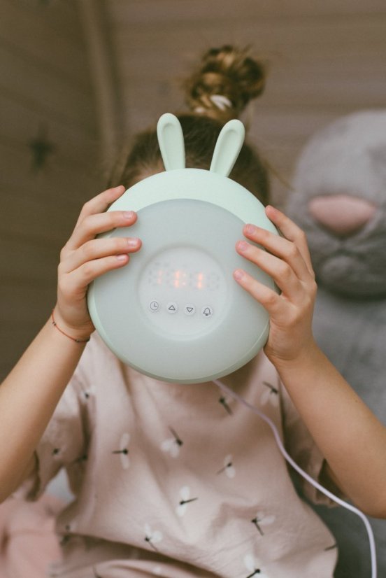 Rabbit and Friends Budík so svetlom Zajačik Zelený