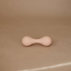 MUSHIE Silikónová hrkálka - blush