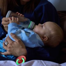 BIBS nočná antikoliková fľaša so silikónovým cumlíkom 270ml (Vanilla)