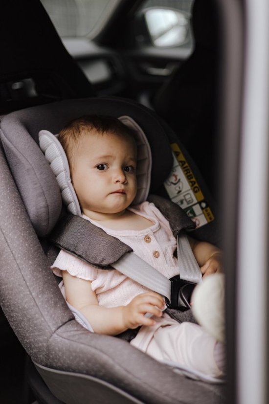 Prodyšná podložka proti pocení do autosedačky Sleepee Sunflower