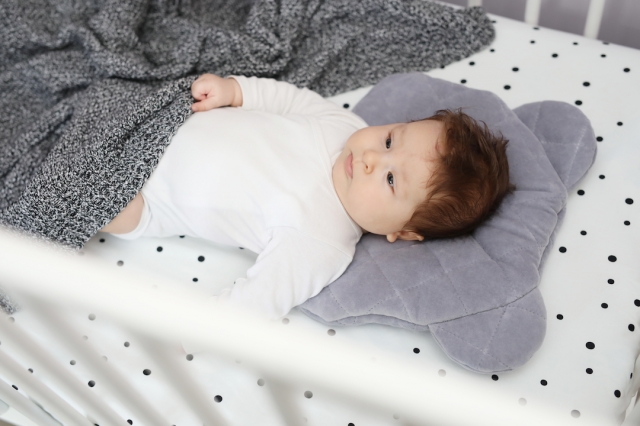 Vankúš Sleepee Royal Baby Teddy Bear Pillow sivá