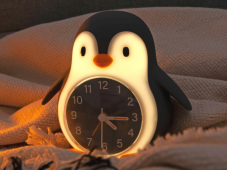 MegaLight Nočné svetlo s budíkom Poppy Penguin