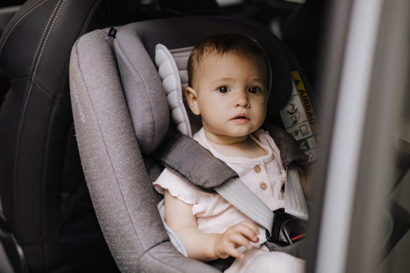 Priedušná podložka proti poteniu do autosedačky Sleepee Rose