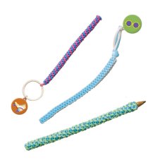 Janod Atelier Maxi Kreativní sada Tvorba se Scoubidou Peace and Love od 7 let