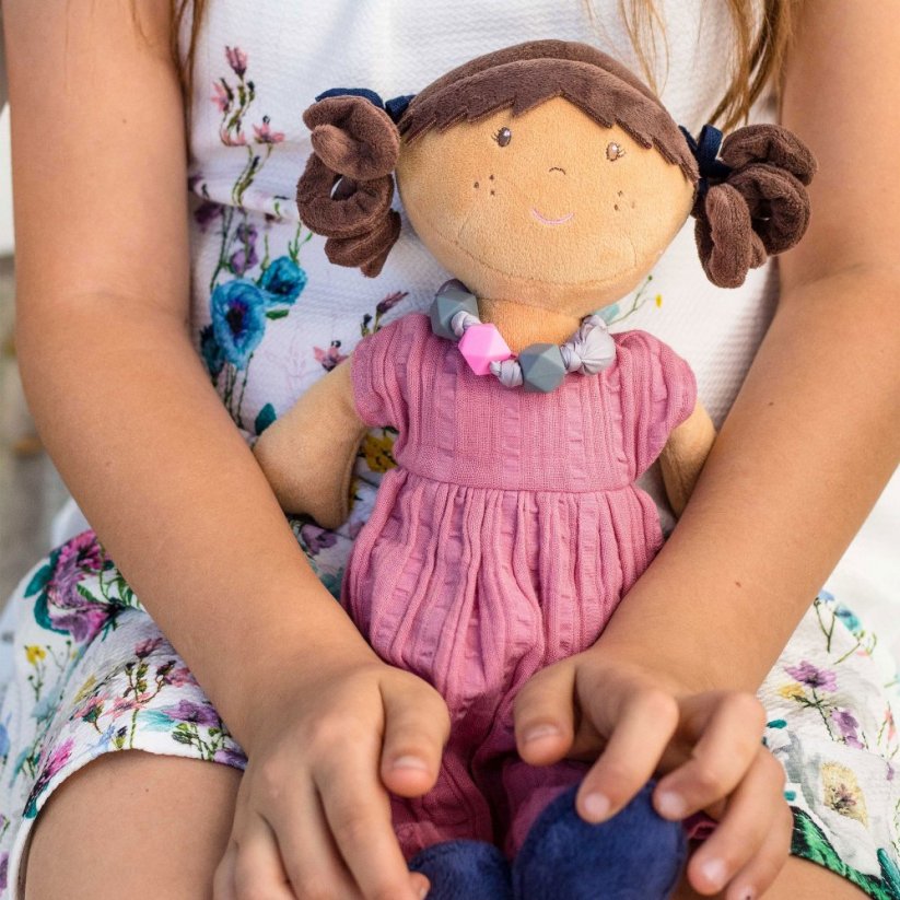 Bonikka látková bábika s náramkom (Mandy ružové šaty)