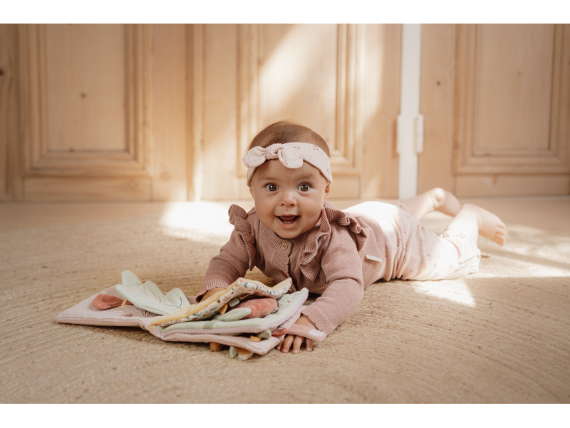 Little Dutch Knižka textilná s aktivitami Fairy Garden