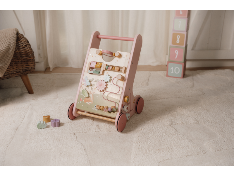 Little Dutch Chodítko s aktivitami drevené Fairy Garden